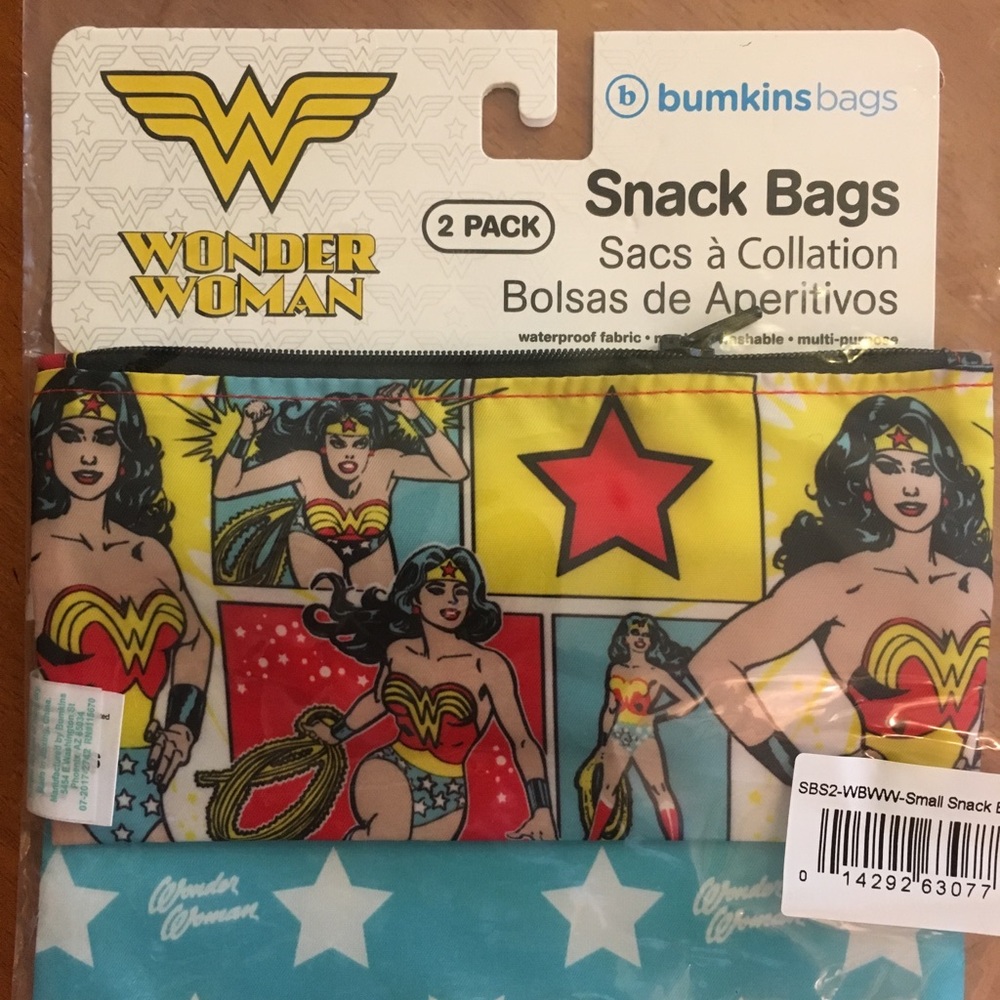 5 reusable Wonder Woman snack-size bags